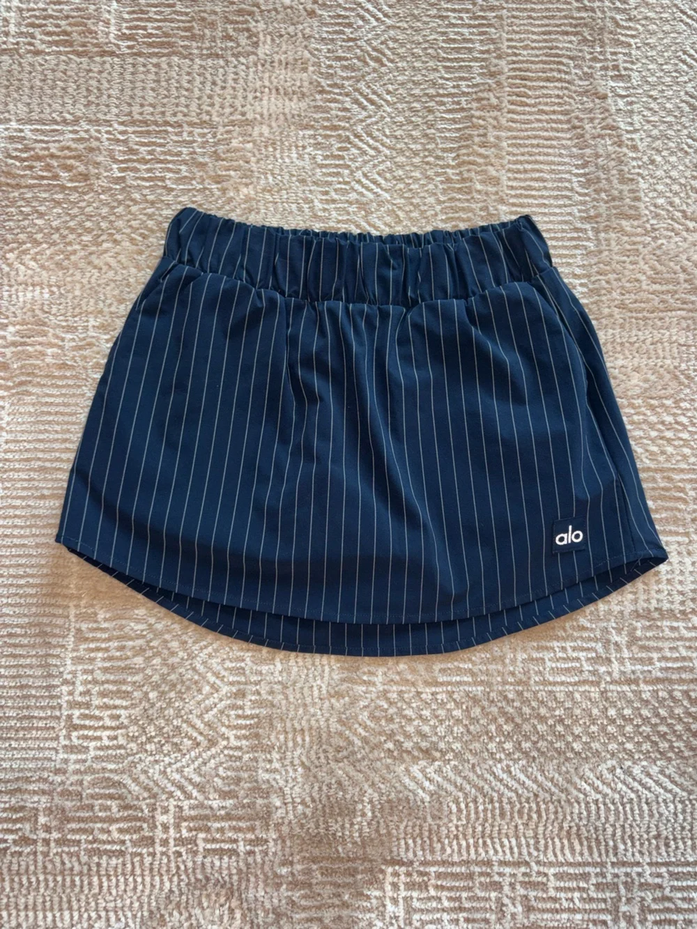 ALO Rare Yoga Navy Pinstripe Navy Mini Skirt/Skort with White Stripes XS NWOT